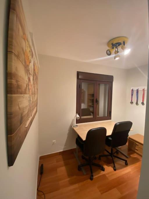 Apartment En Luis Montoto, Nervion. Centrico